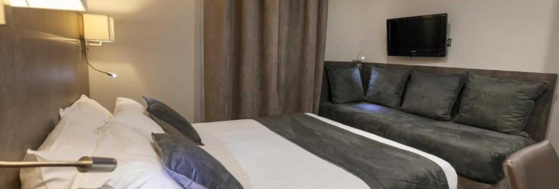 Superior Double Room with Sofa Bed – Non-Smoking